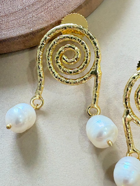 Ananta Freshwater pearl Earrings
