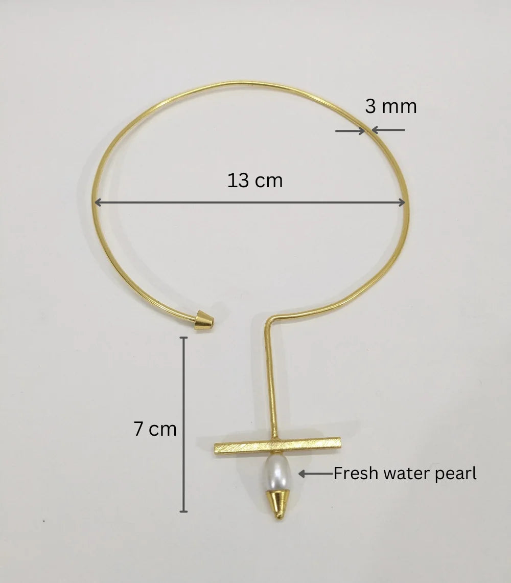 Fresh water Pearl Pivot necklace in brass