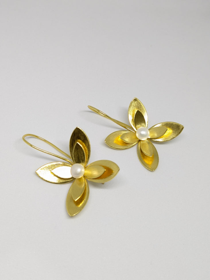 Pearl Petal Bloom earrings