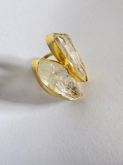Arka raw quartz 18K Gold-Plated brass ring