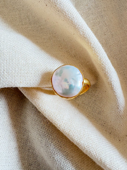Ojaswini freshwater mother of pearl ring