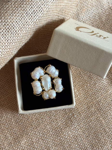 Mridu floral freshwater Baroque pearls ring