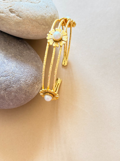 Prabha Freshwater Pearl Handcuff