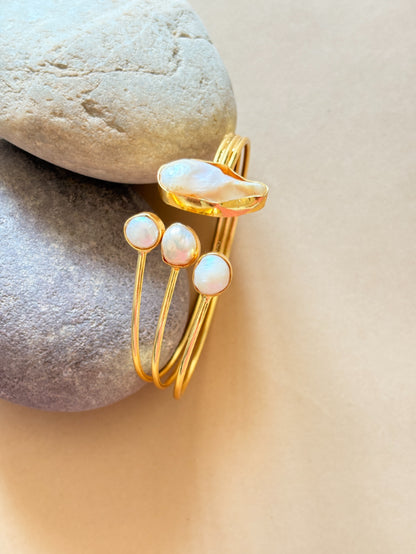 Somika freshwater baroque pearl HandCuff