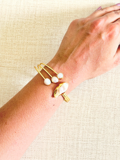 Somika freshwater baroque pearl HandCuff