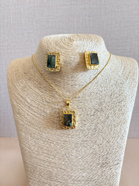 Trinetra Labradorite 18K Gold-Plated Brass Chain Pendant Set