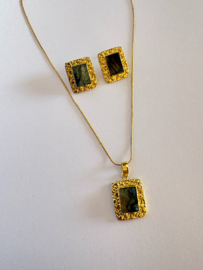 Trinetra Labradorite 18K Gold-Plated Brass Chain Pendant Set