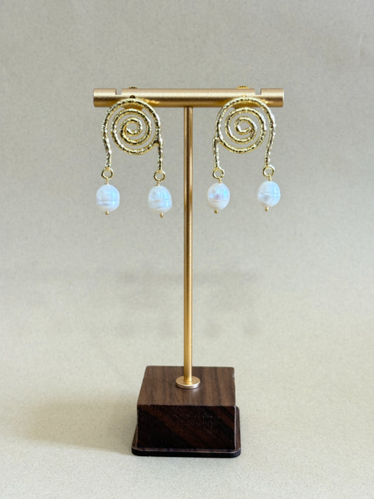 Ananta Freshwater pearl Earrings