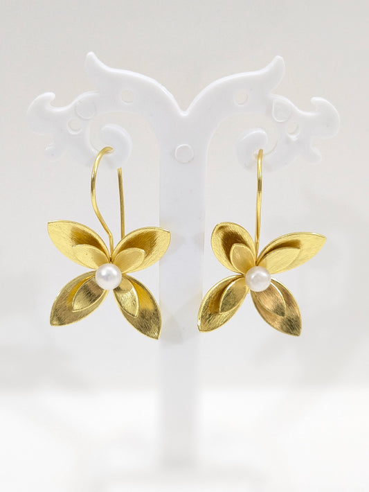 Pearl Petal Bloom earrings