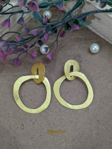 Golden Loop Elegance brass stud earrings